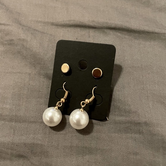 2-pair big pearl earrings set - Picture 1 of 3